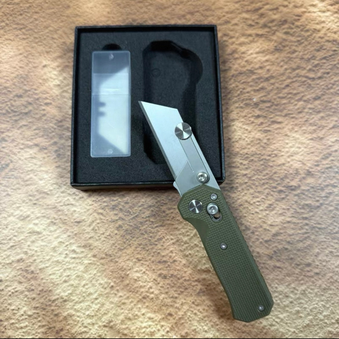 K36 Folding Utility Knife