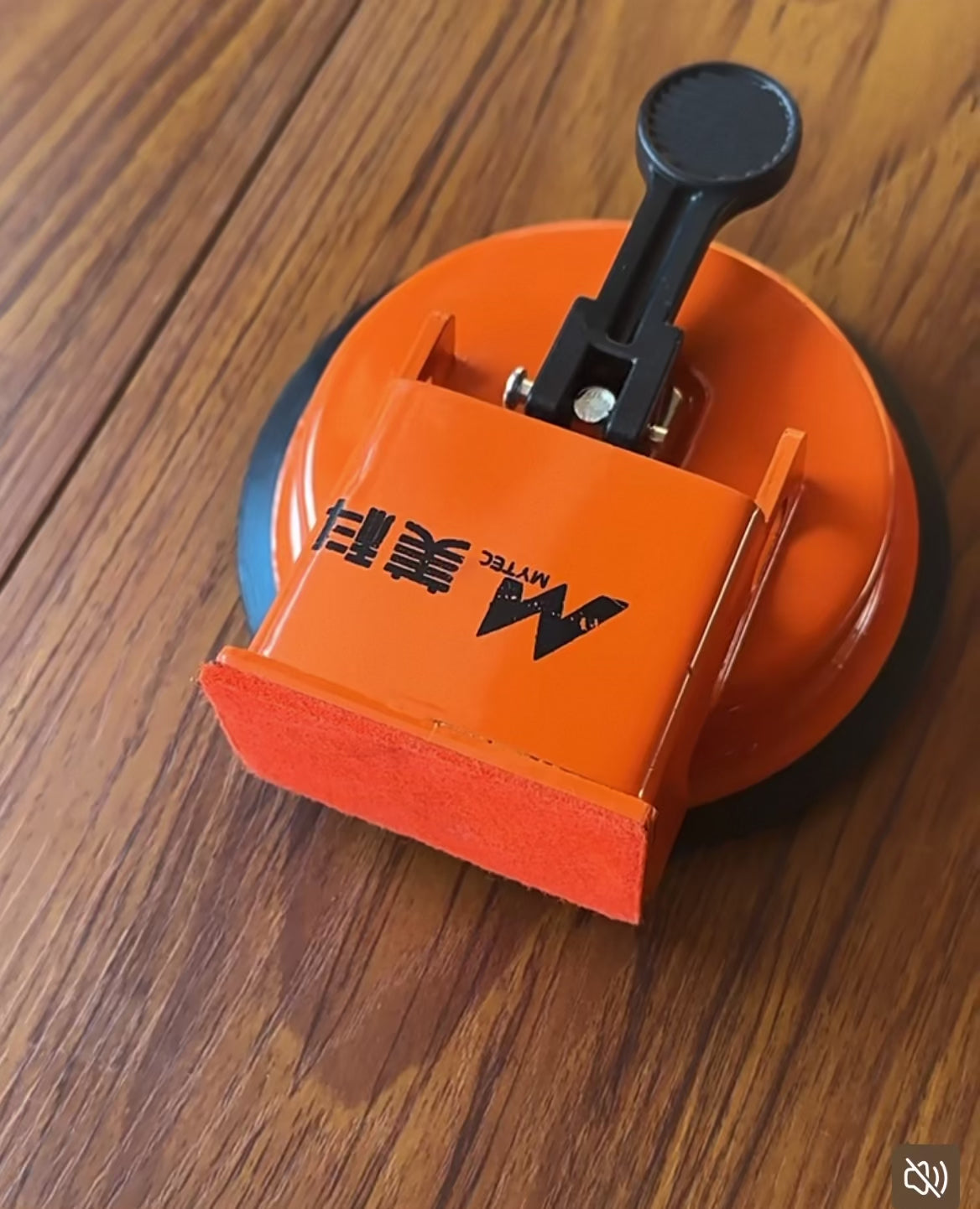 suction cup floor laying tool